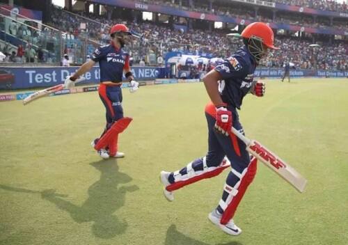 ਕਪਿਲ ਨੇ ਯੂਵਰਾਜ ਸਿੰਘ ਤੇ ਗੌਤਮ ਗੰਭੀਰ ਦੇ ਕ੍ਰਿਕਿਟ ਵਿੱਚ ਭਵਿੱਖ ਬਾਰੇ ਕਿਹਾ ਕਿ ਦੋਵਾਂ ਨੂੰ ਪਹਿਲਾਂ ਖ਼ੁਦ ਨਾਲ ਸੱਚ ਬੋਲਣਾ ਪਵੇਗਾ ਕਿ ਉਹ ਖੇਡ ਸਕਦੇ ਹਨ ਜਾਂ ਨਹੀਂ ਤੇ ਜੇ ਉਹ ਖੇਡਣਾ ਚਾਹੁੰਦੇ ਹਨ ਤਾਂ ਕੇਵਲ ਬਿਹਤਰ ਪ੍ਰਦਰਸ਼ਨ ਹੀ ਉਨ੍ਹਾਂ ਨੂੰ ਅੱਗੇ ਲਿਜਾ ਸਕਦਾ ਹੈ।