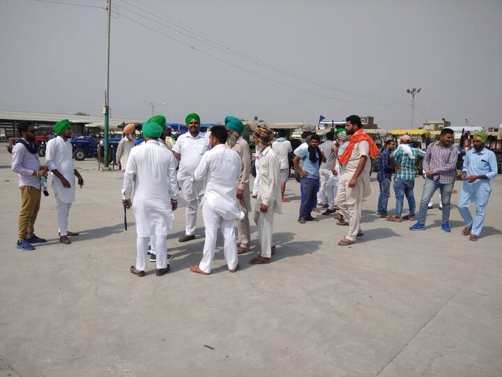 ਅੱਜ ਪੰਜਾਬ ਭਰ ਵਿੱਚ ਕਿਸਾਨਾਂ ਨੇ ਰੋਸ ਪ੍ਰਦਰਸ਼ਨ ਕੀਤੇ ਤੇ ਸੜਕਾਂ 'ਤੇ ਸਬਜ਼ੀਆਂ ਦੇ ਢੇਰ ਲਾ ਦਿੱਤੇ।