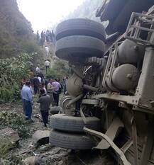 ਦਰਦਨਾਕ ਬੱਸ ਹਾਦਸੇ \'ਚ 8 ਮੌਤਾਂ, 20 ਜ਼ਖ਼ਮੀ