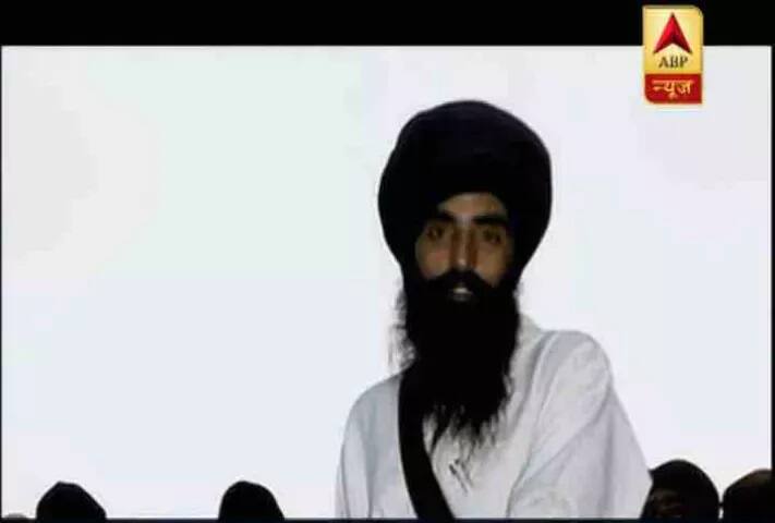 ਪੰਜ ਜੂਨ 1984 ਨੂੰ ਸ਼ਾਮ ਨੂੰ ਸੱਤ ਵਜੇ ਫ਼ੌਜ ਨੇ ਕਾਰਵਾਈ ਸ਼ੁਰੂ ਕਰ ਦਿੱਤੀ। ਪੂਰੀ ਰਾਤ ਫਾਇਰਿੰਗ ਹੋਈ। ਦੋਵੇਂ ਪਾਸਿਉਂ ਕਾਫੀ ਗੋਲ਼ੀਬਾਰੀ ਹੋਈ। ਛੇ ਜੂਨ ਨੂੰ ਸਵੇਰੇ ਪੰਜ ਵੱਜ ਕੇ ਵੀਹ ਮਿੰਟ 'ਤੇ ਫ਼ੌਜ ਨੇ ਅਕਾਲ ਤਖ਼ਤ ਸਾਹਿਬ ਉੱਪਰ ਟੈਂਕ ਨਾਲ ਹਮਲਾ ਕਰਨ ਦਾ ਫੈਸਲਾ ਲਿਆ ਤਾਂ ਜੋ ਅੰਦਰੋਂ ਆ ਰਹੀ ਜ਼ਬਰਦਸਤ ਫਾਇਰਿੰਗ ਨੂੰ ਕਾਬੂ ਕੀਤਾ ਜਾ ਸਕੇ। ਆਪ੍ਰੇਸ਼ਨ ਦੌਰਾਨ ਬੇਹੱਦ ਕੀਮਤੀ ਕਿਤਾਬਾਂ ਦੀ ਲਾਈਬ੍ਰੇਰੀ ਨੂੰ ਅੱਗ ਲੱਗ ਗਈ। ਗੋਲ਼ੀਬਾਰੀ ਨਾਲ ਅਕਾਲ ਤਖ਼ਤ ਨੂੰ ਵੀ ਕਾਫੀ ਨੁਕਸਾਨ ਹੋਇਆ ਤੇ ਦਰਬਾਰ ਸਾਹਿਬ ਵੱਲ ਵੀ ਫਾਇਰਿੰਗ ਹੋਈ। ਛੇ ਜੂਨ 1984 ਨੂੰ ਸ਼ਾਮ ਤਕ ਗੋਲ਼ੀਬਾਰੀ ਹੁੰਦੀ ਰਹੀ। ਫ਼ੌਜ ਨੇ ਦੇਰ ਰਾਤ ਭਿੰਡਰਾਂਵਾਲੇ ਨੂੰ ਮ੍ਰਿਤ ਹਾਲਤ ਵਿੱਚ ਬਰਾਮਦ ਕੀਤਾ। 