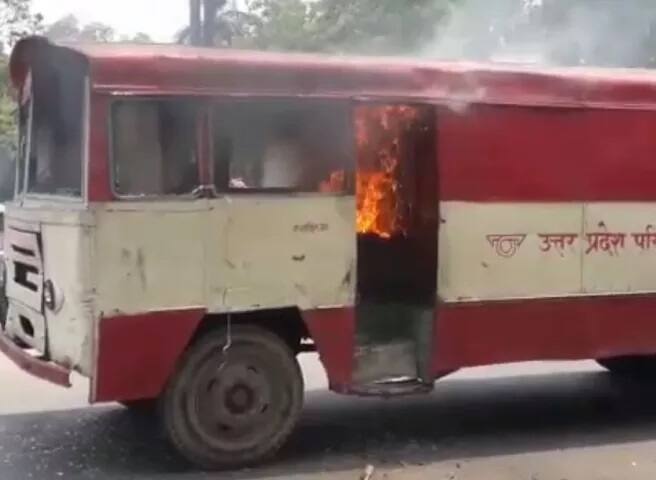 ਵੱਡੀ ਗਿਣਤੀ ਪੁਲਿਸ ਬਲ ਬੁਲਾ ਕੇ ਹਾਲਾਤ ’ਤੇ ਕਾਬੂ ਪਾਉਣ ਦੀ ਕੋਸ਼ਿਸ਼ ਕੀਤੀ ਜਾ ਰਹੀ ਹੈ। ਇਲਾਹਬਾਦ ਸੈਂਟਰਲ ਯੂਨੀਵਰਸਿਟੀ ਨੇ ਪਿਛਲੇ ਸਾਲ ਵਾਂਗ ਇਸ ਵਾਰ ਵੀ ਹੋਸਟਲਾਂ ਨੂੰ ਖ਼ਾਲੀ ਕਰਾ ਕੇ ਜੁਲਾਈ ਮਹੀਨੇ ਵਿੱਚ ਦਾਖ਼ਲੇ ਪੂਰੇ ਹੋਣ ਬਾਅਦ ਨਵੇਂ ਸਿਰਿਓਂ ਹੋਸਟਲ ਅਲਾਟ ਕਰਨ ਦਾ ਫ਼ੈਸਲਾ ਕੀਤਾ ਸੀ। 