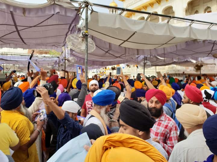  ਉਸ ਦੌਰਾਨ ਉਨ੍ਹਾਂ ਸ਼ਾਤੀ ਬਣਾਈ ਰੱਖਣ ਵਿੱਚ ਆਪਣਾ ਸਹਿਯੋਗ ਦੇਣ ਲਈ ਸਿਮਰਨਜੀਤ ਸਿੰਘ ਮਾਨ ਦਾ ਵੀ ਤਹਿ ਦਿਲੋਂ ਧੰਨਵਾਦ ਕੀਤਾ।