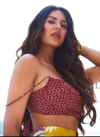 ਸੋਸ਼ਲ ਮੀਡੀਆ ਕਰ ਕੇ ਪੰਜਾਬੀ ਸਿਨੇਮਾ ਦੀ ਇਸ ਖ਼ੂਬਸੂਰਤ ਅਦਾਕਾਰਾ ਦੇ ਹੁਣ ਪੂਰੇ ਦੇਸ਼ ਵਿੱਚ ਚਰਚੇ ਹਨ। 