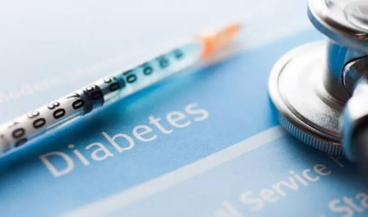 ਚੀਨੀ ਤੋਂ ਬਣਿਆ ਮਿੱਠਾ ਖਾਣਾ ਜਾਂ ਚਾਹ ਨਾਲ ਦੂਜੀ ਕਿਸੇ ਵੀ ਚੀਜ਼ ਵਿੱਚ ਮਿਲਾ ਕੇ ਚੀਨੀ ਖਾਣਾ ਨੁਕਸਾਨਦੇਹ ਨਹੀਂ ਮੰਨਿਆ ਜਾਂਦਾ।