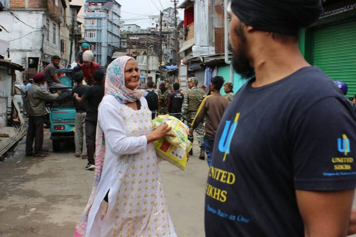 ਸੇਵਾਦਾਰ ਨੌਜਵਾਨਾਂ ਨੇ ਮੁਸ਼ਕਲ ਦੀ ਘੜੀ ’ਚ ਸ਼ਿਲਾਂਗ ਦੇ ਸਿੱਖਾਂ ਦੀ ਬਾਂਹ ਫੜੀ ਹੈ।