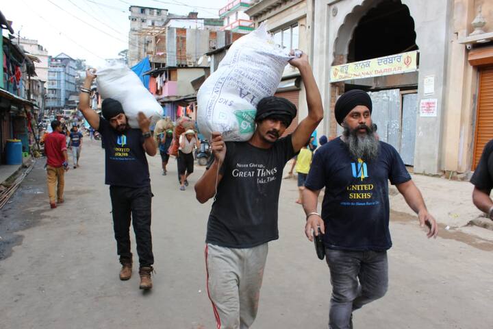 ਇਲਾਕੇ ਦਾ ਮਾਹੌਲ ਹਾਲੇ ਤਕ ਤਣਾਅਪੂਰਨ ਹੈ, ਕਿਸੇ ਵੇਲੇ ਵੀ ਪੱਥਰਬਾਜ਼ੀ ਹੋਣ ਦਾ ਡਰ ਬਣਿਆ ਰਹਿੰਦਾ ਹੈ।