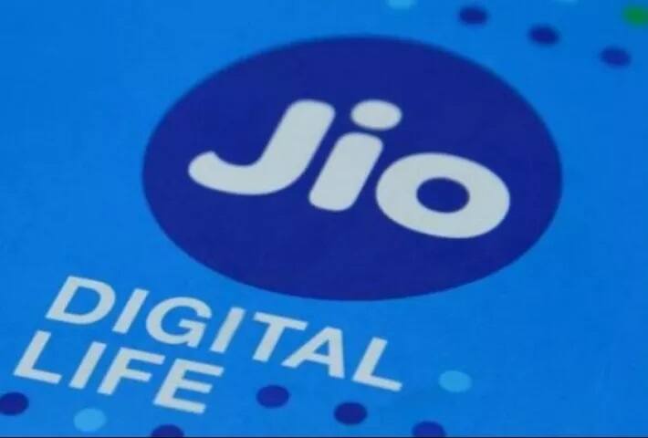 349 ਦੇ ਪਲਾਨ ਵਿੱਚ ਹਰ ਦਿਨ 3 GB ਡੇਟਾ ਦਿੱਤਾ ਜਾਵੇਗਾ। ਇਸ ਦੇ ਨਾਲ ਇਸ ਪਲਾਨ ਵਿੱਚ ਰੋਜ਼ਾਨਾ 100 SMS, 70 ਦਿਨਾਂ ਦਾ ਮਿਆਦ ਤੇ ਅਨਲਿਮਟਿਡ ਕਾਲਾਂ ਦਿੱਤੀਆਂ ਜਾਂਦੀਆਂ ਹਨ। ਹੁਣ ਤਕ ਇਸ ਪਲਾਨ ਵਿੱਚ 1.5 GB ਡੇਟਾ ਦਿੱਤਾ ਜਾਂਦਾ ਸੀ।