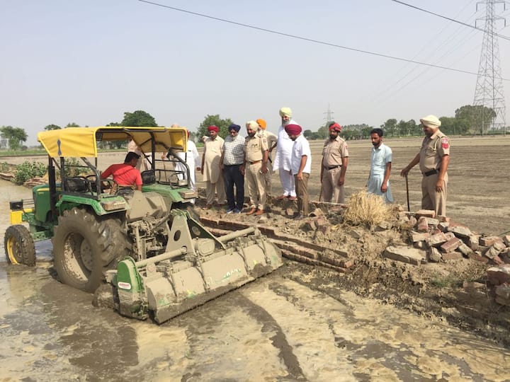 ਦਰਅਸਲ ਸਰਕਾਰ ਨੇ ਇਸ ਵਾਰ ਝੋਨਾ ਲਾਉਣ ਦੀ ਤਾਰੀਖ 20 ਜੂਨ ਮਿਥੀ ਹੈ ਪਰ ਕਿਸਾਨਾਂ ਨੇ 10 ਜੂਨ ਤੋਂ ਹੀ ਝੋਨਾ ਲਾਉਣਾ ਸ਼ੁਰੂ ਕਰ ਦਿੱਤਾ ਹੈ।