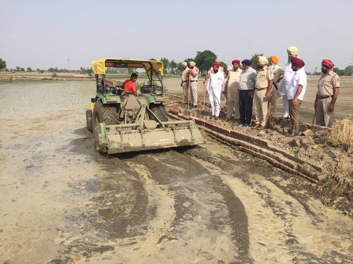 ਉਨ੍ਹਾਂ ਕਿਹਾ ਕਿ ਕਿਸਾਨਾਂ ਨੂੰ 20 ਜੂਨ ਤੋਂ ਪਹਿਲਾਂ ਝੋਨਾ ਨਹੀਂ ਲਾਉਣਾ ਚਾਹੀਦਾ ਸੀ। ਸਰਕਾਰ ਦੀ ਕਾਰਵਾਈ ਤੋਂ ਹੋਰ ਕਿਸਾਨ ਸਬਕ ਲੈਣਗੇ।