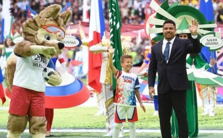 ਦੱਸ ਦਈਏ ਕਿ ਇਸ ਵਾਰ ਦੇ ਵਿਸ਼ਵ ਕੱਪ 'ਚ ਮਸ਼ਹੂਰ ਫੁੱਟਬਾਲ ਸਟਾਰ ਪੇਲੇ ਹਿੱਸਾ ਨਹੀਂ ਲੈ ਰਹੇ। ਇਸਦੀ ਵਜ੍ਹਾ ਉਨ੍ਹਾਂ ਦੀ ਸਿਹਤ ਠੀਕ ਨਾ ਹੋਣਾ ਹੈ।