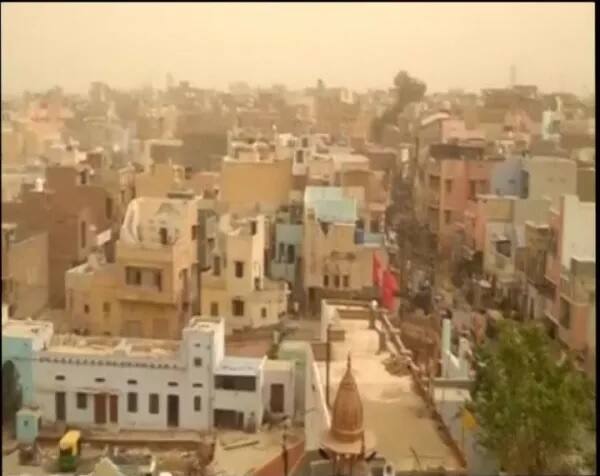 ਸਾਡੀ ਸਲਾਹ ਹੈ ਕਿ ਅਗਲੇ ਦੋ ਦਿਨਾਂ ਤੱਕ ਬਹੁਤ ਜ਼ਰੂਰੀ ਕੰਮ ਹੋਣ 'ਤੇ ਹੀ ਘਰੋਂ ਬਾਹਰ ਨਿਕਲਿਆ ਜਾਵੇ। ਮੌਸਮ ਖਰਾਬ ਹੋਣ 'ਤੇ ਇੰਟਰਨੈੱਟ ਤੇ ਮੋਬਾਇਲ ਦੀ ਵਰਤੋਂ ਘੱਟ ਕਰੋ ਤੇ ਕੋਸ਼ਿਸ਼ ਕਰੋ ਕਿ ਦਰੱਖਤ ਆਦਿ ਦੇ ਹੇਠਾਂ ਖੜ੍ਹੇ ਨਾ ਹੋਵੋ।