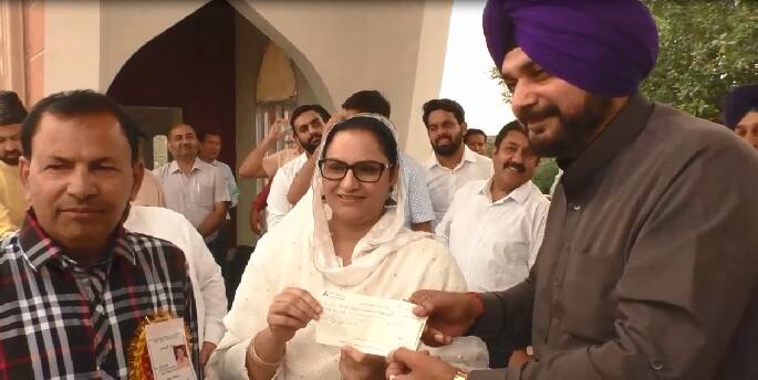 navjot sidhu in malerkotla on eid ਈਦ ਮੌਕੇ ਸਿੱਧੂ ਨੇ ਮਲੇਰਕੋਟਲਾ ਨੂੰ ਦਿੱਤਾ 'ਡਬਲ ਤੋਹਫ਼ਾ'