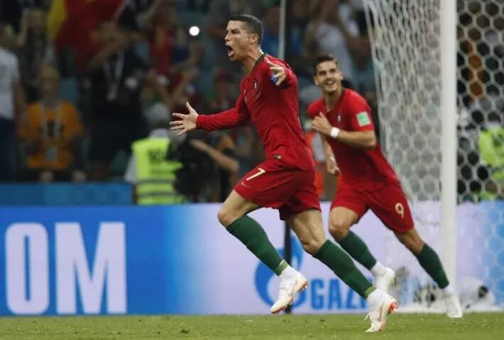 ਹੁਣ ਉਹ ਕੌਮਾਂਤਰੀ ਪੱਧਰ ’ਤੇ ਦੂਜਾ ਸਭ ਤੋਂ ਵੱਧ ਗੋਲ ਕਰਲ ਵਾਲਾ ਖਿਡਾਰੀ ਬਣ ਗਿਆ ਹੈ। ਕੌਮਾਂਤਰੀ ਪੱਧਰ ’ਤੇ ਸਭ ਤੋਂ ਜ਼ਿਆਦਾ ਗੋਲ ਕਰਨ ਦਾ ਰਿਕਾਰਡ ਈਰਾਨ ਅਲੀ ਦੇ ਨਾਂ ਹੈ।