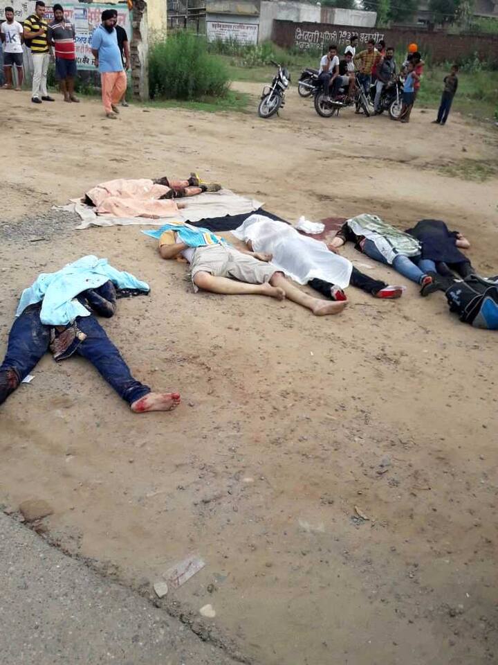 ਕੌਮੀ ਸ਼ਾਹਰਾਹ 'ਤੇ ਵਾਪਰੇ ਇਸ ਹਾਦਸੇ ਵਿੱਚ ਤਿੰਨ ਔਰਤਾਂ, ਦੋ ਮਰਦਾਂ ਤੇ ਦੋ ਬੱਚਿਆਂ ਸਮੇਤ ਕੁੱਲ 7 ਜਣਿਆਂ ਦੀ ਮੌਤ ਹੋ ਗਈ। 