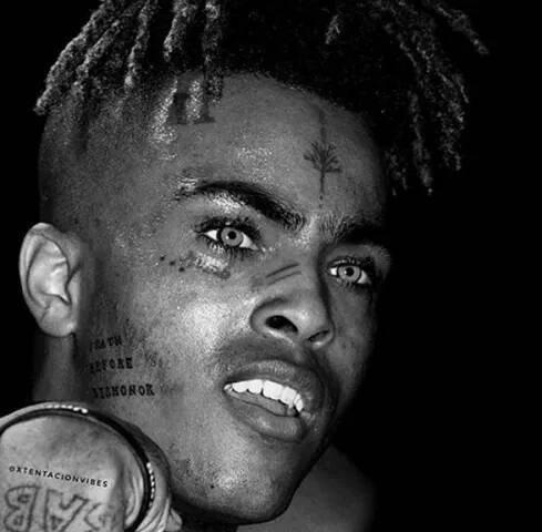 ਉਸ ਨੂੰ ਵਿਵਾਦਤ ਰੈਪਰ ਵਜੋਂ ਜਾਣਿਆ ਜਾਂਦਾ ਹੈ ਤੇ ਉਸ ਉੱਤੇ ਘਰੇਲੂ ਹਿੰਸਾ ਦਾ ਮਾਮਲਾ ਵੀ ਚੱਲ ਰਿਹਾ ਸੀ।