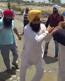 ਸੁਰੱਖਿਆ ਗਾਰਡਾਂ ਦੀ ਹਾਜ਼ਰੀ \'ਚ ਮਾਈਨਿੰਗ ਮਾਫੀਆ ਨੇ ਕੀਤਾ \'ਆਪ\' MLA \'ਤੇ ਕੀਤਾ ਹਮਲਾ