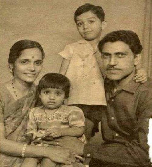 ਅਮਰੀਸ਼ ਦੇ ਦੋ ਬੱਚੇ ਹਨ ਧੀ ਨਮਰਤਾ ਜੋ ਪੇਸ਼ੇ ਵਜੋਂ ਇੰਜੀਨੀਅਰ ਤੇ ਕਾਸਟਿਊਮ ਡਿਜ਼ੀਇਨਰ ਹੈ ਤੇ ਬੇਟਾ ਰਾਜੀਵ ਪੁਰੀ।
