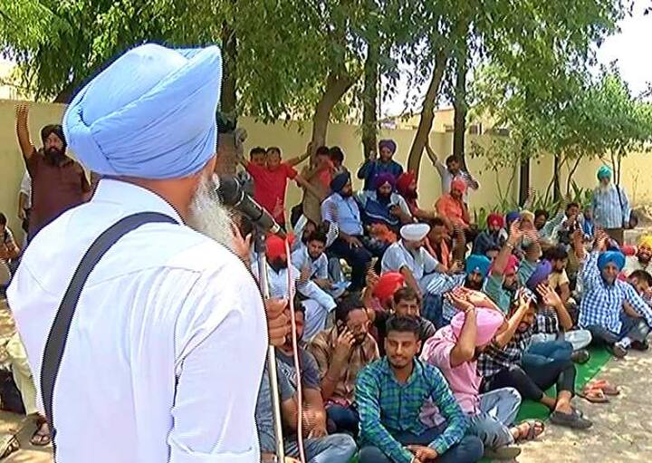 ਜਲੰਧਰ ਵਿੱਚ ਲੋਕਾਂ ਨੇ ਪ੍ਰਾਈਵੇਟ ਬੱਸਾਂ ਵਿੱਚ ਤਾਂ ਸਫਰ ਕਰ ਲਿਆ ਪਰ ਉਨ੍ਹਾਂ ਨੂੰ ਪ੍ਰੇਸ਼ਾਨੀ ਦਾ ਸਾਹਮਣਾ ਕਰਨਾ ਪਿਆ ਜਿਨ੍ਹਾਂ ਨੇ ਦਿੱਲੀ ਦੀਆਂ ਟਿਕਟਾਂ ਬੁੱਕ ਕਰਵਾਈਆਂ ਹੋਈਆਂ ਸਨ। 