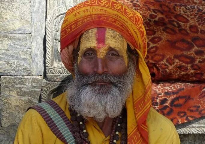 ਪਾਸਪੋਰਟ ਬਣਵਾਉਣ ਲਈ ਸਾਧੂ-ਸੰਤ ਹੁਣ ਆਪਣੇ ਪਿਤਾ ਦੇ ਨਾਂ ਦੀ ਬਜਾਏ ਗੁਰੂਆਂ ਦਾ ਨਾਂ ਦੇ ਸਕਦੇ ਹਨ।