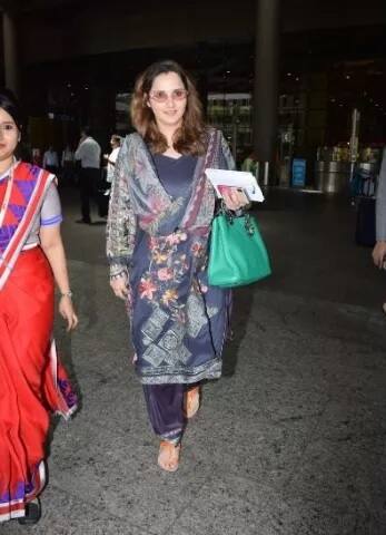 ਉਹ ਟੈਨਿਸ ਦੇ ਮੈਦਾਨ 'ਚ ਅੰਤਰ-ਰਾਸ਼ਟਰੀ ਪੱਧਰ 'ਤੇ ਟੈਨਿਸ ਡਬਲਸ 'ਚ ਨੰਬਰ ਵਨ ਦਾ ਖਿਤਾਬ ਵੀ ਜਿੱਤ ਚੁੱਕੀ ਹੈ।