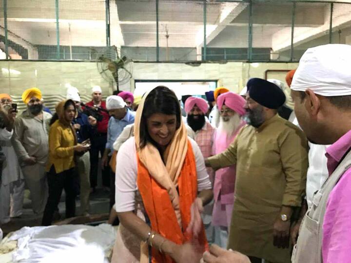 ਦਿੱਲੀ ਗੁਰਦੁਆਰਾ ਪ੍ਰਬੰਧਕ ਕਮੇਟੀ ਦੇ ਪ੍ਰਧਾਨ ਮਨਜੀਤ ਸਿੰਘ ਜੀ.ਕੇ. ਨੇ ਨਿੱਕੀ ਦਾ ਸਵਾਗਤ ਕੀਤਾ। 