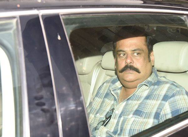 ਫ਼ਿਲਮ ‘ਚ ਰਣਬੀਰ ਤੋਂ ਇਲਾਵਾ ਵਿੱਕੀ ਕੌਸ਼ਲ, ਪਰੇਸ਼ ਰਾਵਲ, ਮਨੀਸ਼ਾ ਕੋਇਰਾਲਾ, ਅਨੁਸ਼ਕਾ ਸ਼ਰਮਾ, ਸੋਨਮ ਕਪੂਰ, ਬੋਮਨ ਇਰਾਨੀ, ਕਰਿਸ਼ਮਾ ਤੰਨਾ, ਦੀਆ ਮਿਰਜ਼ਾ ਤੇ ਜਿਮ ਸਾਰਭ ਮੁੱਖ ਕਿਰਦਾਰ ਨਿਭਾਅ ਰਹੇ ਹਨ।