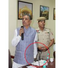 ਕਤਲ ਕੇਸ ਦਾ ਮੁਲਜ਼ਮ ਕੌਂਸਲਰ ਹੱਥਕੜੀਆਂ ਪਾ ਕੇ ਹੋਇਆ ਮੀਟਿੰਗ \'ਚ ਸ਼ਾਮਲ