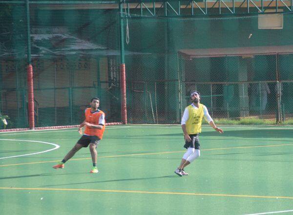 ਰਣਬੀਰ ਕਪੂਰ ਫੁੱਟਬਾਲ ਦਾ ਦੀਵਾਨਾ ਹੈ। ਉਹ ਅਕਸਰ ਫੁੱਟਬਾਲ ਖੇਡਦਾ ਨਜ਼ਰ ਆਉਂਦਾ ਹੈ। 