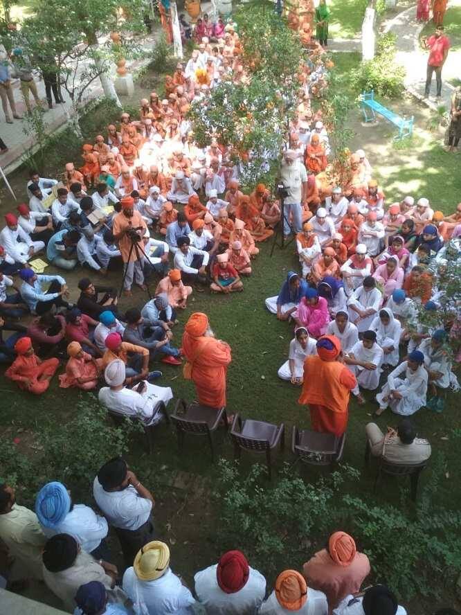 ਦੂਜੇ ਪਾਸੇ ਹਰਦੇਵ ਲਾਡੀ ਨੇ ਕਿਹਾ ਕਿ ਅਜੇ ਪੂਰੀ ਤਰ੍ਹਾਂ ਨਸ਼ੇ ਦਾ ਖਾਤਮਾ ਨਹੀਂ ਹੋਇਆ ਅਸੀਂ ਨਸ਼ੇ 'ਤੇ ਕਾਬੂ ਪਾਉਣ ਦੀ ਕੋਸ਼ਿਸ਼ ਕਰ ਰਹੇ ਹਾਂ। ਲਾਡੀ ਨੇ ਕਿਹਾ ਕਿ ਨਸ਼ੇ ਦੀ ਰੋਕਥਾਮ ਲਈ ਅਸੀਂ ਪਿੰਡ ਪੱਧਰ 'ਤੇ ਸਾਂਝਾ ਮੋਰਚਾ ਬਣਾ ਕੇ ਕੰਮ ਕਰਾਂਗੇ।