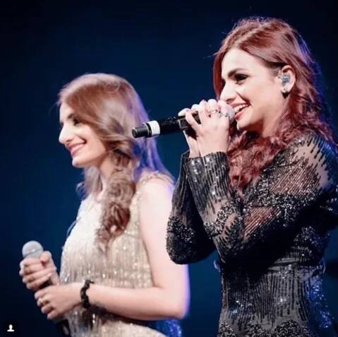  ਦੋਵੇਂ ਭੈਣਾਂ ਕਈ ਮੁਕਾਬਲਿਆਂ 'ਚ ਇੱਕ-ਦੂਜੇ ਦੇ ਆਹਮੋ-ਸਾਹਮਣੇ ਵੀ ਖੜ੍ਹੀਆਂ ਹੋ ਚੁੱਕੀਆਂ ਹਨ। ਉਨ੍ਹਾਂ ਨੇ ਕਈ ਆਡੀਸ਼ਨਜ਼ ਦਿੱਤੇ ਹਨ ਜਿੱਥੇ ਦੋਵਾਂ 'ਚੋਂ ਸਿਰਫ ਇਕ ਨੂੰ ਚੁਣਿਆ ਜਾਂਦਾ ਸੀ।