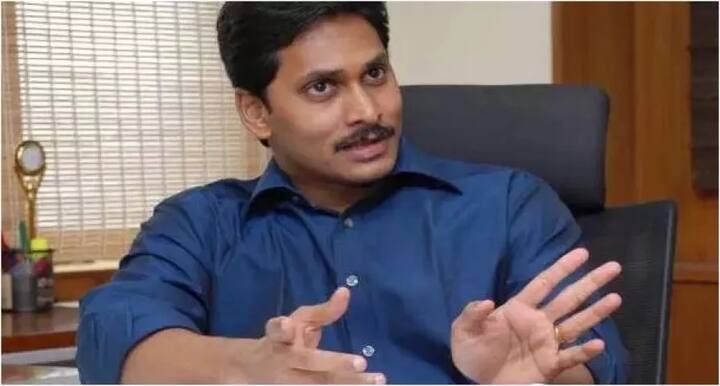 ਜਗਨਮੋਹਨ ਰੈਡੀ: ਆਂਧਰਾ ਪ੍ਰਦੇਸ਼ ਦੇ ਨੇਤਾ ਤੇ ਵਾਈਐਸਆਰ ਕਾਂਗਰਸ ਦੇ ਪ੍ਰਮੁੱਖ ਜਗਨਮੋਹਨ ਰੈਡੀ ਵੀ ਇਸ ਸੂਚੀ 'ਚ ਸ਼ਾਮਲ ਹਨ। ਸਾਲ 2010 'ਚ ਹੈਲੀਕਾਪਟਰ ਕ੍ਰੈਸ਼ 'ਚ ਪਿਤਾ ਵਾਈਐਸਆਰ ਰੈਡੀ ਦੀ ਮੌਤ ਤੋਂ ਬਾਅਦ ਕਾਂਗਰਸ ਪਾਰਟੀ ਤੋਂ ਵੱਖ ਹੋ ਕੇ ਵਾਈਐਸਆਰ ਕਾਂਗਰਸ ਦੇ ਨਾਂ ਨਾਲ ਪਾਰਟੀ ਬਣਾਉਣ ਵਾਲੇ ਜਗਮੋਹਨ ਰੈਡੀ ਦੀ ਰਾਜਨੀਤਕ ਸਥਿਤੀ ਸੂਬੇ 'ਚ ਕਾਫੀ ਮਜ਼ਬੂਤ ਹੈ।