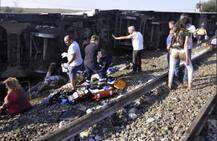 ਭਿਆਨਕ ਰੇਲ ਹਾਦਸੇ \'ਚ 10 ਮੌਤਾਂ, 73 ਜ਼ਖ਼ਮੀ