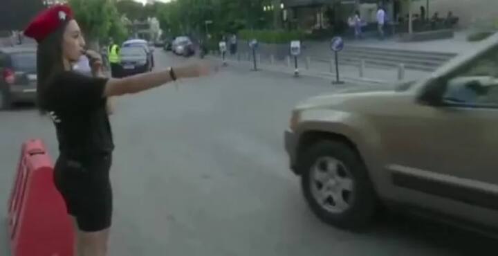 ਟਵਿੱਟਰ 'ਤੇ ਇਹ ਵੀ ਕਿਹਾ ਜਾ ਰਿਹਾ ਹੈ ਕਿ ਪੱਛਮ ਦੀਆਂ ਮਹਿਲਾ ਪੁਲਿਸ ਕਰਮੀ ਵੀ ਚੰਗਾ ਡ੍ਰੈਸ ਅਪ ਹੁੰਦੀਆਂ ਹਨ ਤਾਂ ਫਿਰ ਲਿਬਨਾਨ 'ਚ ਸ਼ਾਰਟਸ ਦੀ ਕੀ ਲੋੜ ਹੈ।