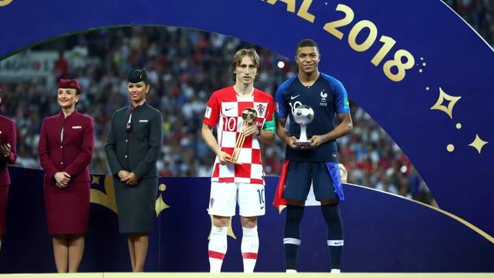  ਟੂਰਨਾਮੈਂਟ ਵਿੱਚ ਫਰਾਂਸ ਦੇ ਐਮਬਾਪੇ ਨੂੰ ਸਭ ਤੋਂ ਜਵਾਨ ਖਿਡਾਰੀ ਯਾਨੀ ‘ਯੰਗ ਪਲੇਅਰ ਆਫ ਦਿ ਵਰਲਡ ਕੱਪ’ ਦਾ ਖਿਤਾਬ ਦਿੱਤਾ ਗਿਆ। ਕਰੋਏਸ਼ੀਆ ਦੇ ਕਪਤਾਨ ਲੁਕਾ ਨੂੰ ਪਹਿਲਾ ਵਾਰ ਵਿਸ਼ਵ ਕੱਪ ਦੇ ਫਾਈਨਲ ਤਕ ਪੁੱਜਣ ਲਈ ‘ਗੋਲਡਨ ਬਾਲ ਐਵਾਰਡ’ ਮਿਲਿਆ।
