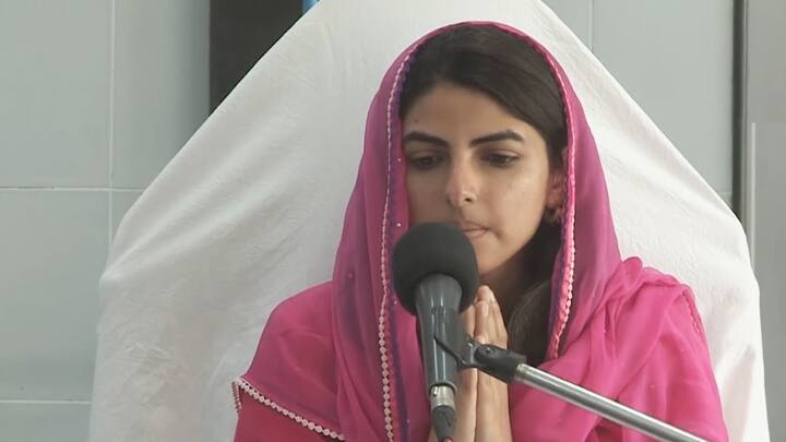 ਬਾਬਾ ਹਰਦੇਵ ਸਿੰਘ ਦੀ ਮੌਤ ਤੋਂ ਬਾਅਦ ਉਨ੍ਹਾਂ ਦੀ ਪਤਨੀ ਮਾਤਾ ਸਵਿੰਦਰ ਕੌਰ ਨੇ ਗੱਦੀ ਸੰਭਾਲੀ ਸੀ। 