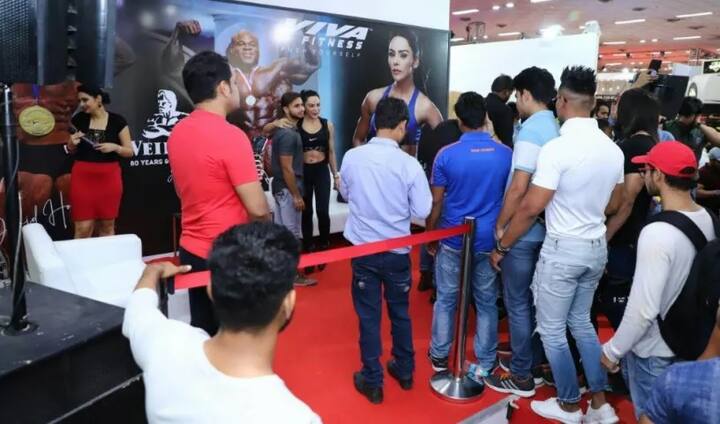 ਇਨ੍ਹਾਂ ਨੇ ਨੌਜਵਾਨਾਂ ਨਾਲ ਆਪਣੀ ਫਿੱਟਨੈੱਸ ਤੇ ਬਾਡੀ ਬਿਲਡਿੰਗ ਦੇ ਟਿਪਸ ਸਾਂਝੇ ਕੀਤੇ।