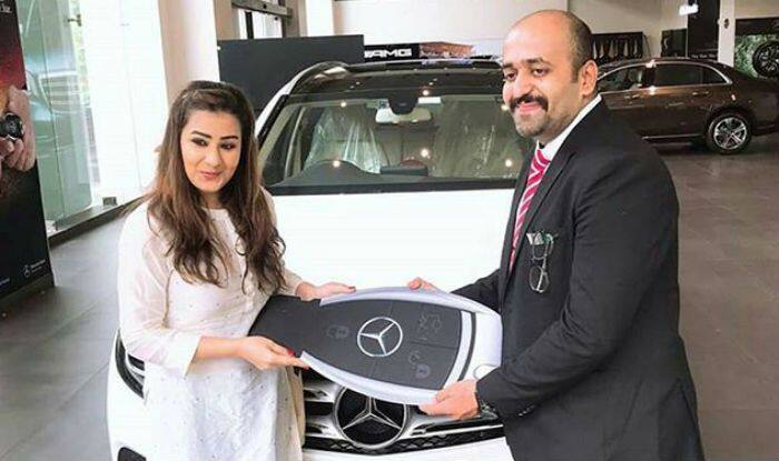 bigg boss 11 winner shilpa shinde bought mercedes benz glc suv ਬਿੱਗਬੌਸ ਜੇਤੂ ਸ਼ਿਲਪਾ ਨੇ ਖਰੀਦੀ 54 ਲੱਖੀ ਕਾਰ