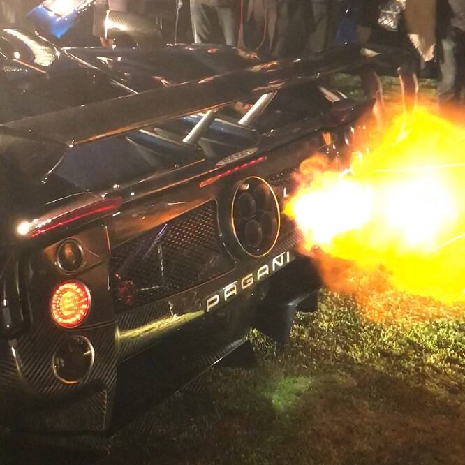 ਦੁਨੀਆ ਦੀ ਇਸ ਸਭ ਤੋਂ ਮਹਿੰਗੀ ਦੋ ਸੀਟਾਂ ਵਾਲੀ ਕਾਰ ਵਿੱਚ 7.3 ਲੀਟਰ ਵਾਲਾ ਦਮਦਾਰ ਇੰਜਣ ਹੈ, ਜਿਸ ਦੀ ਜੋੜੀ ਛੇ ਸਪੀਡ ਵਾਲੇ ਮੈਨੂਅਲ ਗਿਅਰਬੌਕਸ ਨਾਲ ਬਣਾਈ ਗਈ ਹੈ। ਇੰਜਣ ਇੰਨਾ ਦਮਦਾਰ ਹੈ ਕਿ ਇਹ 789 ਬੀਐਚਪੀ ਦੀ ਤਾਕਤ ਪੈਦਾ ਕਰਦਾ ਹੈ, ਜਦਕਿ ਇਸ ਦਾ ਭਾਰ ਸਿਰਫ 1250 ਕਿੱਲੋ ਹੈ। ਬਰਸ਼ੇਟਾ 338 ਕਿਲੋਮੀਟਰ ਪ੍ਰਤੀ ਘੰਟੇ ਦੀ ਰਫ਼ਤਾਰ ਨਾਲ ਦੌੜ ਸਕਦੀ ਹੈ। 