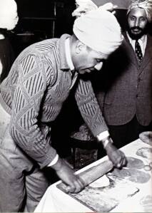 ਹਿੰਦੁਸਤਾਨ ਵਿੱਚ ਊਧਮ ਸਿੰਘ ਆਪਣੇ ਆਪ ਨੂੰ ਰਾਮ ਮੁਹੰਮਦ ਕਹਿੰਦੇ ਸੀ। ਇਹ ਨਾਂ ਹਿੰਦੂ-ਮੁਸਲਿਮ ਏਕਤਾ ਦਾ ਪ੍ਰਤੀਕ ਸੀ। ਜੇਲ੍ਹ ਤੋਂ ਰਿਹਾਅ ਹੋਣ ਬਾਅਦ ਉਹ ਜਰਮਨੀ ਤੇ ਫਿਰ ਉੱਥੋਂ ਫਰਾਂਸ ਚਲੇ ਗਏ।