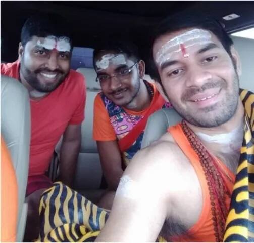 ਖਾਸ ਗੱਲ ਇਹ ਹੈ ਕਿ ਇਸ ਸਮੇਂ ਉਹ ਸੈਲਫੀ ਲੈਣੀ ਨਹੀਂ ਭੁੱਲਿਆ।