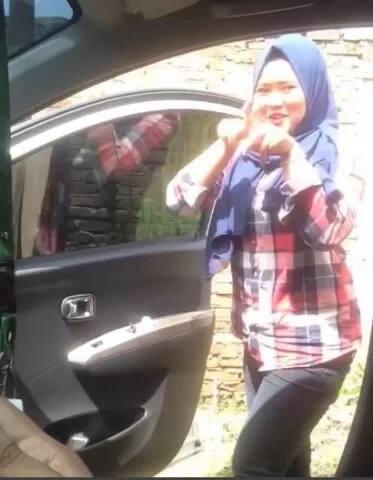  ਖ਼ਬਰਾਂ ਹਨ ਕਿ ਇੱਕ ਥਾਂ ਇਹ ਡਾਂਸ ਕਰਨ ਵਾਲੇ ਦੀ ਗੱਡੀ ਕਿਸੇ ਦੂਜੀ ਗੱਡੀ ਵਿੱਚ ਵੱਜ ਗਈ ਤੇ ਕਿਤੇ ਕੁੜੀ ਨੂੰ ਡਾਂਸ ਕਰਦਿਆਂ ਹੋਇਆਂ ਕੁਝ ਲੋਕ ਚੁੱਕ ਕੇ ਲੈ ਗਏ। ਇੱਕ ਵੀਡੀਓ ਵਿੱਚ ਤਾਂ ਲੋਕ ਕੁੜੀਆਂ ਨੂੰ ਛੇੜਨ ਲੱਗ ਗਏ ਸਨ। 