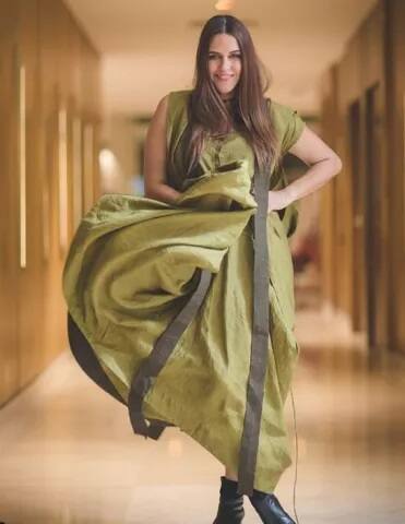 ਨੇਹਾ ਧੂਪੀਆ ‘ਮੈਕਸਿਮ’ ਵਰਗੀ ਮੈਗਜ਼ੀਨ ਲਈ ਕਈ ਫੋਟੋਸ਼ੂਟ ਕਰਵਾ ਚੁੱਕੀ ਹੈ। ਇਨ੍ਹੀਂ ਦਿਨੀਂ ਉਹ ਸਮਾਜ ਸੇਵਾ ਤੇ ਮਹਿਲਾਵਾਂ ਲਈ ਵੀ ਕੰਮ ਕਰ ਰਹੀ ਹੈ। (ਤਸਵੀਰਾਂ- ਇੰਸਟਾਗਰਾਮ)