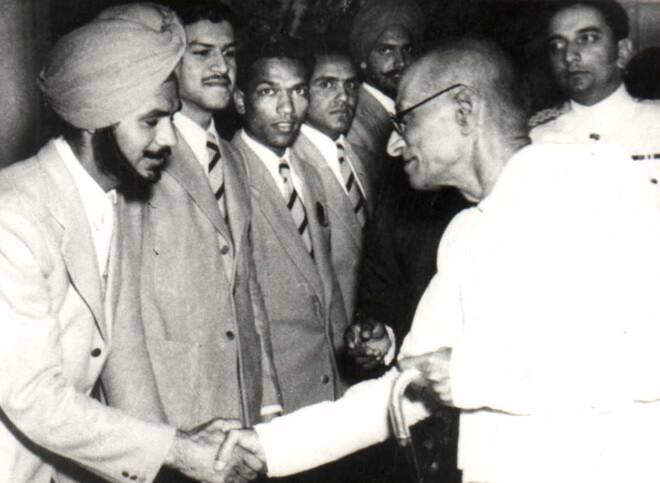 1948 'ਚ ਭਾਰਤੀ ਟੀਮ ਕਿਸ਼ਨ ਲਾਲ ਦੀ ਅਗਵਾਈ ਹੇਠ ਗੋਲਡ ਮੈਡਲ ਜਿੱਤਣ ਦੇ ਮੰਤਵ ਨਾਲ ਮੈਦਾਨ ਵਿੱਚ ਉੱਤਰੀ ਸੀ। ਭਾਰਤ ਨੇ ਆਸਟਰੇਲੀਆ ਨੂੰ 8-0, ਅਰਜਨਟੀਨਾ ਨੂੰ 9-1 ਅਤੇ ਸਪੇਨ ਨੂੰ 2-0 ਗੋਲਾਂ 'ਤੇ ਹਰਾ ਕੇ ਸੈਮੀਫਾਈਨਲ ਵਿੱਚ ਪ੍ਰਵੇਸ਼ ਕੀਤਾ। ਸੈਮੀਫਾਈਨਲ ਭਾਰਤ ਅਤੇ ਹਾਲੈਂਡ ਵਿਚਕਾਰ ਹੋਇਆ। ਮੈਚ ਦੇ ਅੱਧ ਤੱਕ ਦੋਵੇਂ ਟੀਮਾਂ 1-1 ਦੀ ਬਰਾਬਰੀ 'ਤੇ ਸਨ। ਖੇਡ ਦੇ ਦੂਜੇ ਅੱਧ ਦੌਰਾਨ ਭਾਰਤੀ ਖਿਡਾਰੀਆਂ ਨੇ ਹਾਲੈਂਡ ਨੂੰ 2-1 ਗੋਲਾਂ ਨਾਲ ਹਰਾਉਂਦਿਆਂ ਭਾਰਤ ਨੂੰ ਫਾਈਨਲ ਵਿੱਚ ਪਹੁੰਚਾਇਆ।