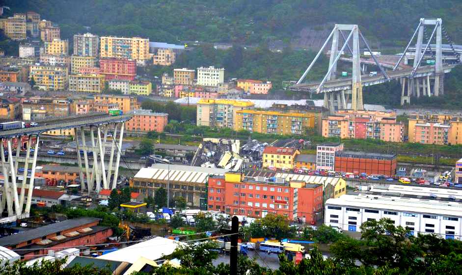 ਇਟਲੀ 'ਚ ਫਲਾਈਓਵਰ ਡਿੱਗਿਆ, 30 ਮੌਤਾਂ