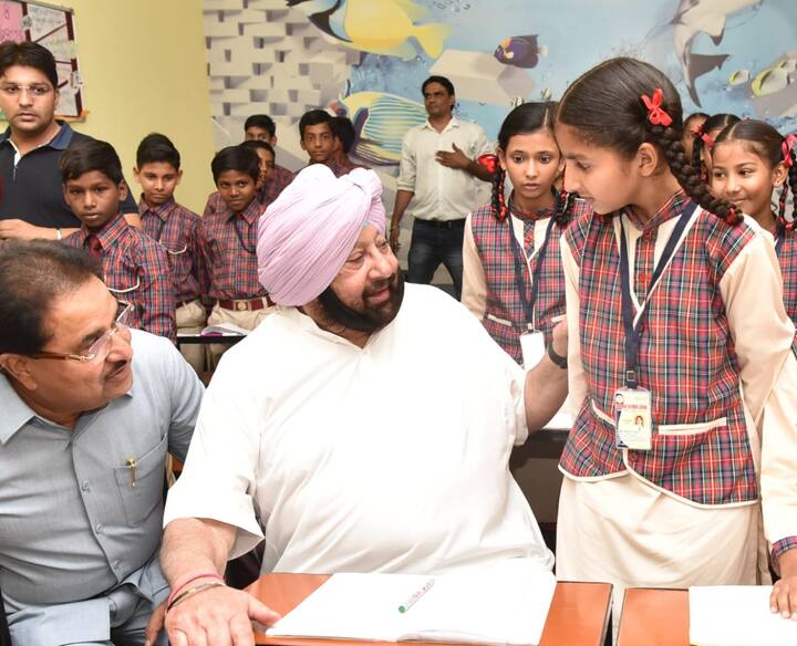 ਪੀ.ਏ.ਯੂ. ਸਮਾਰਟ ਸਕੂਲ 50 ਲੱਖ ਰੁਪਏ ਦੀ ਲਾਗਤ ਨਾਲ ਵਿਕਸਤ ਕੀਤਾ ਗਿਆ ਹੈ ਜਿਸ ਵਿੱਚ ਅੱਠ ਨਵੇਂ ਕਲਾਸਰੂਮ ਹਨ ਅਤੇ ਹਰੇਕ ਕਲਾਸਰੂਮ ਵਿੱਚ ਪੜਾਉਣ ਦੀਆਂ ਆਧੁਨਿਕ ਤਕਨੀਕਾਂ ਸਮੇਤ ਪ੍ਰਾਜੈਕਟ ਦੀ ਸਹੂਲਤ ਮੁਹੱਈਆ ਕਰਵਾਈ ਗਈ ਹੈ।