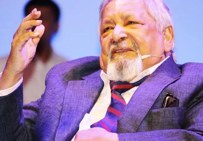 ਭਾਰਤੀ ਮੂਲ ਦੇ ਪ੍ਰਸਿੱਧ ਲੇਖਕ ਵੀਐਸ ਨਾਇਪਾਲ ਦਾ 85 ਸਾਲ ਦੀ ਉਮਰ 'ਚ 12 ਅਗਸਤ ਨੂੰ ਦੇਹਾਂਤ ਹੋ ਗਿਆ ਸੀ। ਉਨ੍ਹਾਂ ਨੂੰ ਸਾਹਿਤ ਦੇ ਖੇਤਰ 'ਚ ਨੋਬਲ ਪੁਰਸਕਾਰ ਮਿਲ ਚੁੱਕਾ ਹੈ।