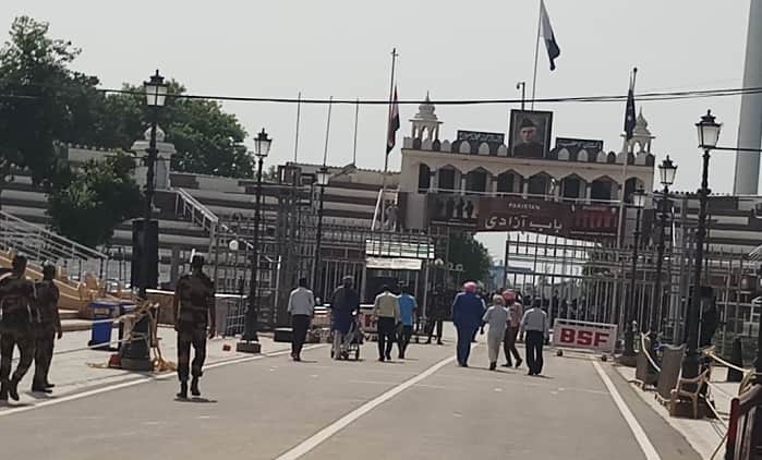 ਨਵਜੋਤ ਸਿੰਘ ਸਿੱਧੂ ਨੇ ਸਾਬਕਾ ਪਾਕਿਸਤਾਨੀ ਕਪਤਾਨ ਇਮਰਾਨ ਖਾਨ ਵੱਲੋਂ ਉਨ੍ਹਾਂ ਨੂੰ ਦਿੱਤੇ ਵਿਸ਼ੇਸ਼ ਸੱਦੇ ਦਾ ਧੰਨਵਾਦ ਕੀਤਾ ਤੇ ਇਮਰਾਨ ਖਾਨ ਨੂੰ ਵਧਾਈ ਪੇਸ਼ ਕੀਤੀ।
