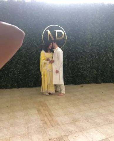 ਦੱਸ ਦੇਈਏ ਕਿ ਨਿਕ ਵੀਰਵਾਰ ਆਪਣੇ ਪਰਿਵਾਰ ਸਮੇਤ ਮੁੰਬਈ ਪਹੁੰਚੇ ਸਨ ਤੇ ਪ੍ਰਿਅੰਕਾ ਖ਼ੁਦ ਉਨ੍ਹਾਂ ਨੂੰ ਰਿਸੀਵ ਕਰਨ ਪਹੁੰਚੇ ਸਨ। 