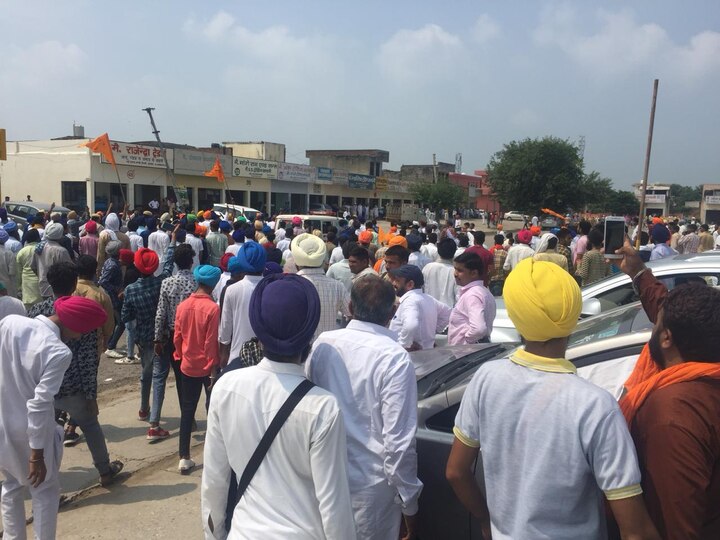 protest against sukhbir badal rally ਹਰਿਆਣੇ ਵਾਲਿਆਂ ਨੇ ਵਿਖਾਈਆਂ ਸੁਖਬੀਰ ਬਾਦਲ ਨੂੰ ਕਾਲੀਆਂ ਝੰਡੀਆਂ