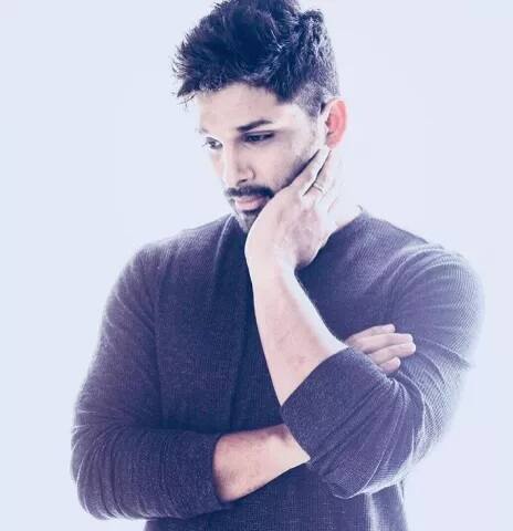 ਅੱਲੂ ਅਰਜੁਨ ਨੇ ਵੀ ਕੇਰਲ ਲਈ 25 ਲੱਖ ਰੁਪਏ ਦਾਨ ਦਿੱਤੇ। ਉਸ ਨੇ ਟਵੀਟ ਜ਼ਰੀਏ ਆਮ ਲੋਕਾਂ ਨੂੰ ਵੀ ਕੇਰਲ ਦੀ ਮਦਦ ਲਈ ਅੱਗੇ ਆਉਣ ਦੀ ਅਪੀਲ ਕੀਤੀ ਹੈ।